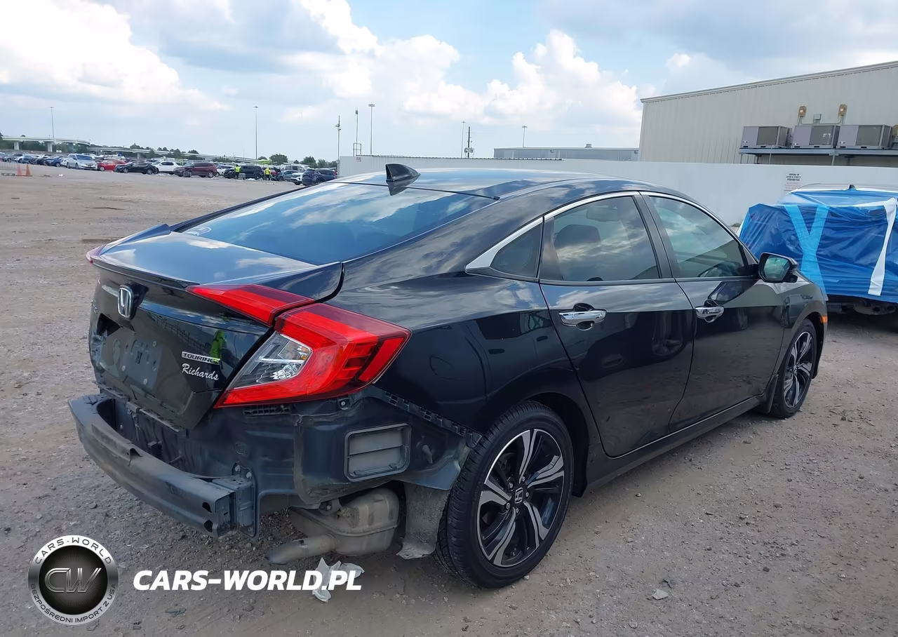 2016 Honda Civic Touring VIN:19XFC1F92GE023715 - 4