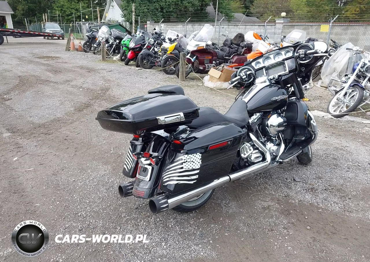2016 Harley-Davidson Flhxs Street Glide Special VIN:1HD1KRM16GB691229 - 4