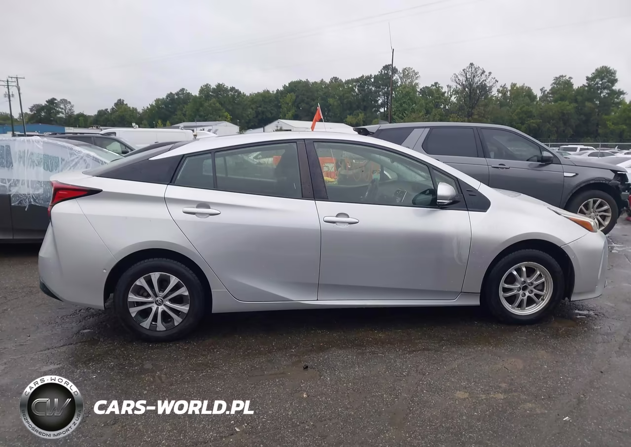 2019 Toyota Prius Le VIN:JTDL9RFU9K3001974 - 13