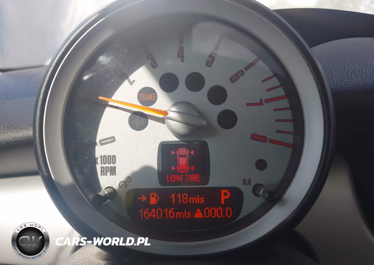 2009 Mini Cooper VIN:WMWMF33509TW76398 - 7
