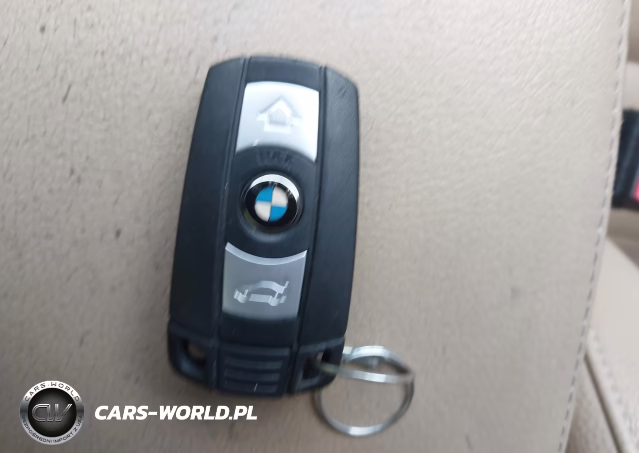 2011 BMW 328I xDrive VIN:WBAPK7G55BNN86782 - 11