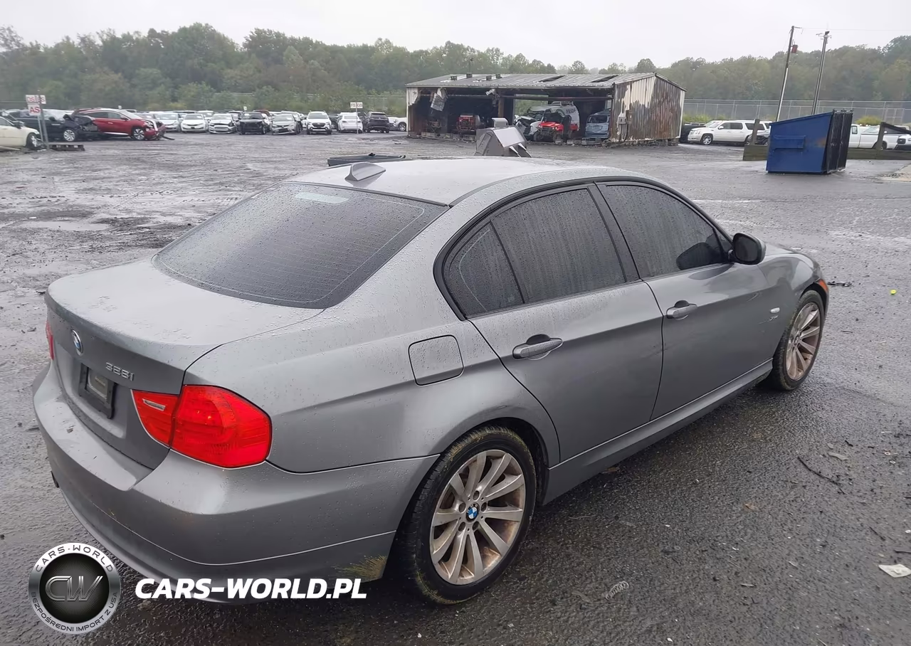 2011 BMW 328I xDrive VIN:WBAPK7G55BNN86782 - 4