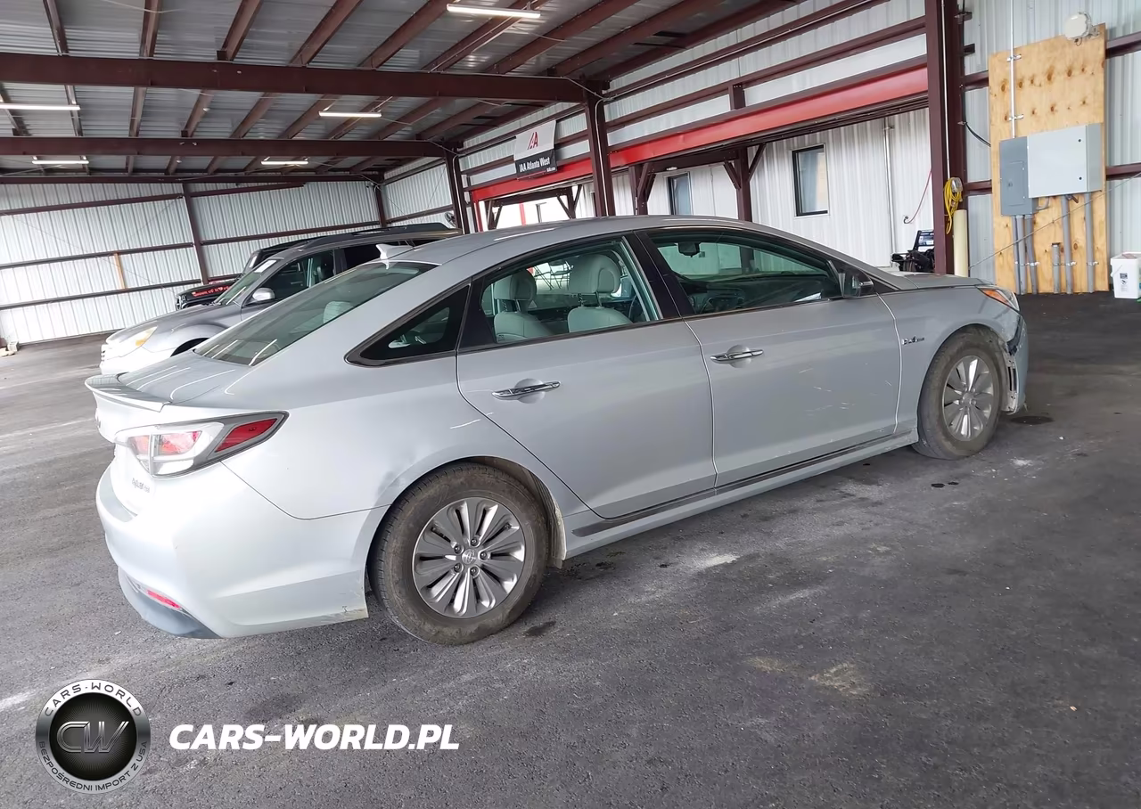 2017 Hyundai Sonata Hybrid Se VIN:KMHE24L3XHA064321 - 4