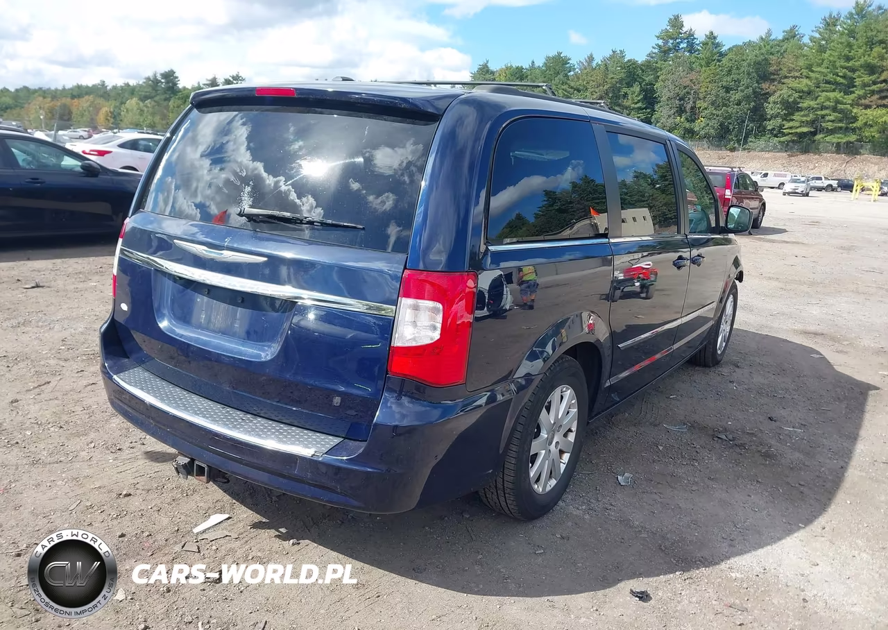2015 Chrysler Town & Country Touring VIN:2C4RC1BG4FR664900 - 4