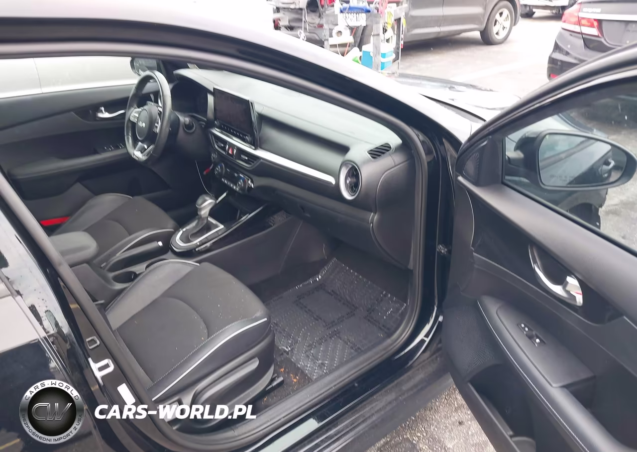 2023 Kia Forte Gt-Line VIN:3KPF54AD5PE516652 - 5