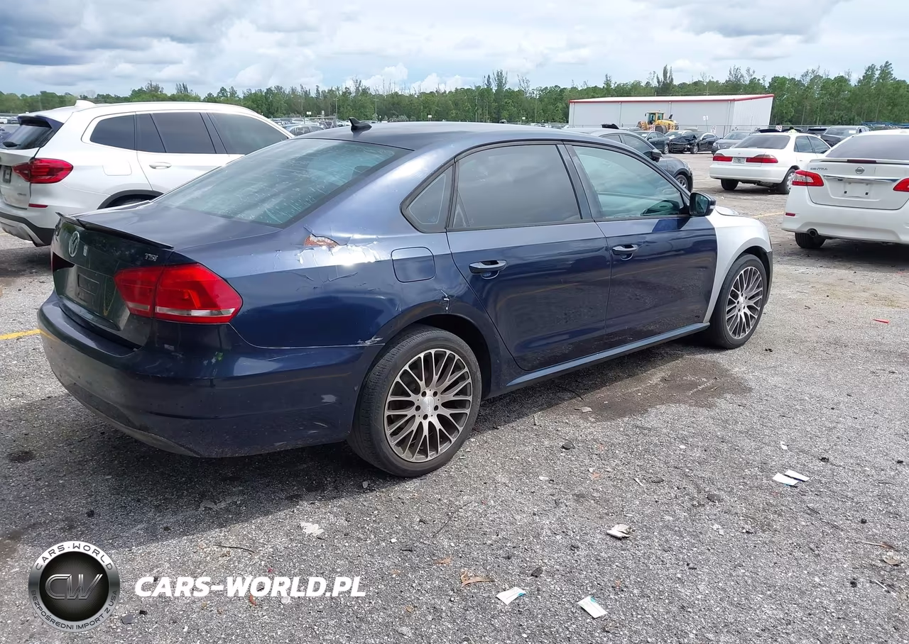 2015 Volkswagen Passat 1.8T Wolfsburg Edition VIN:1VWAT7A38FC045415 - 4