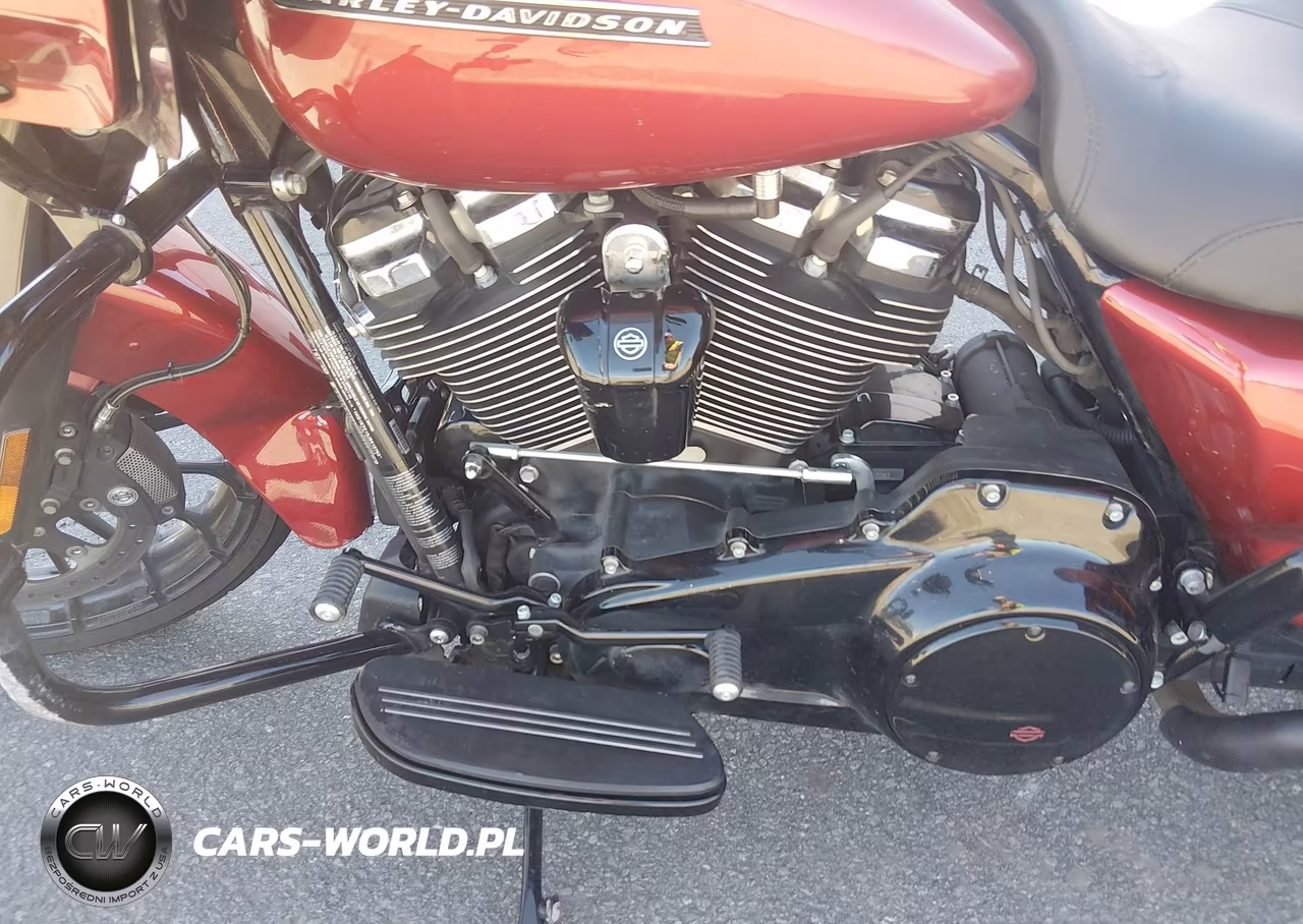 2018 Harley-Davidson Fltrxs Road Glide Special VIN:1HD1KTC15JB618763 - 9