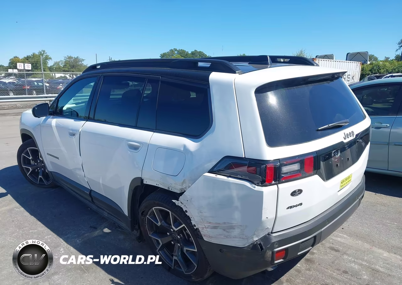 2026 Jeep Cherokee Overland 4X4 VIN:3C4PJMC25TT214215 - 14