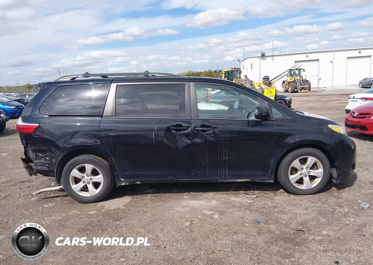2015 Toyota Sienna Le VIN:5TDKK3DC0FS590733 - 13