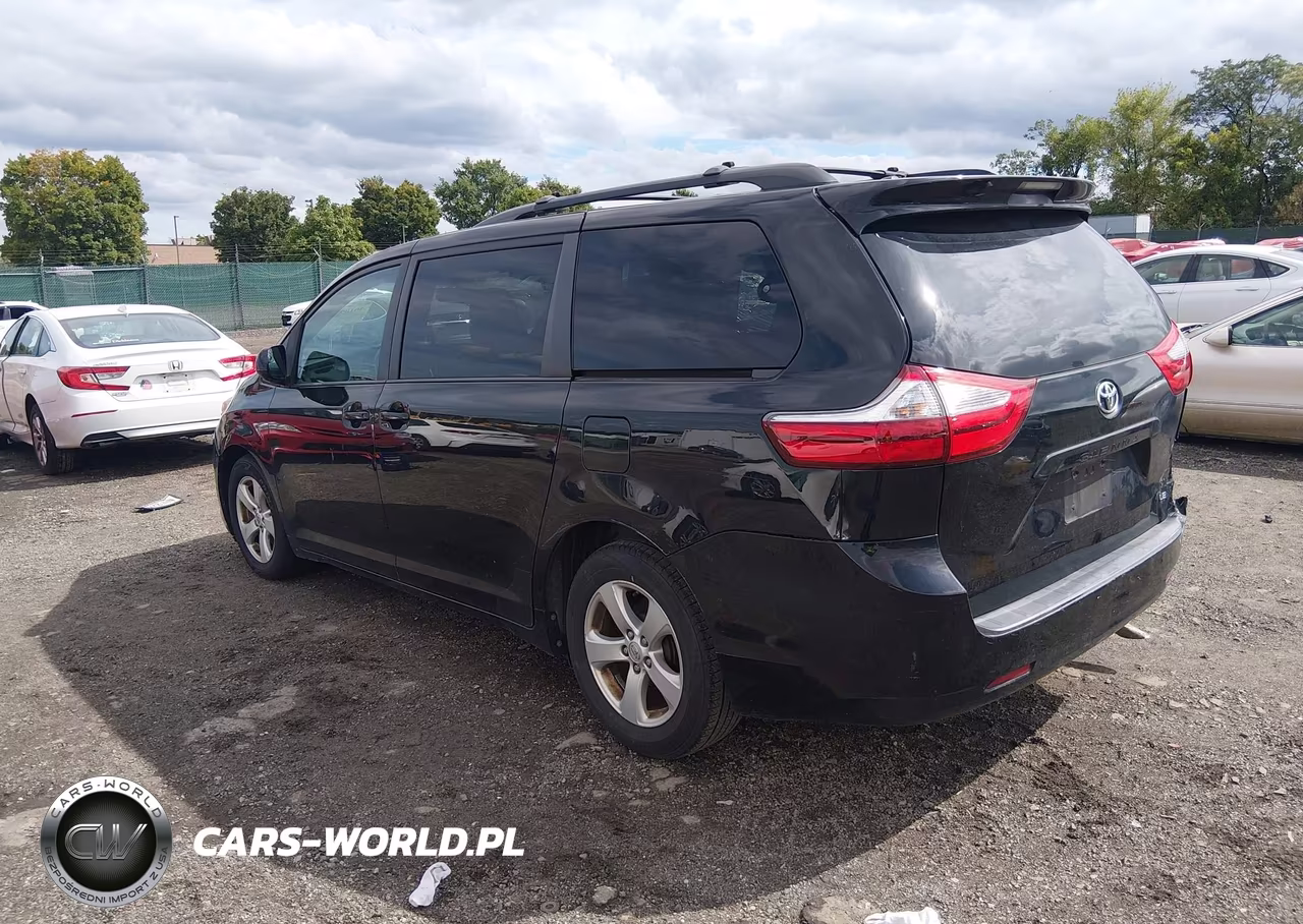 2015 Toyota Sienna Le VIN:5TDKK3DC0FS590733 - 3