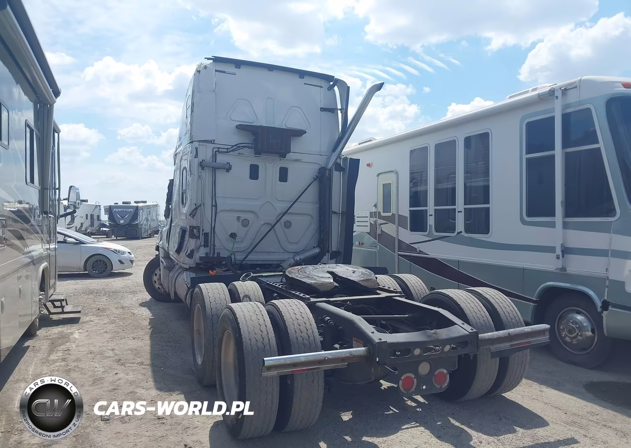 2014 Freightliner Cascadia 125 VIN:3AKJGLD65ESFR9497 - 3