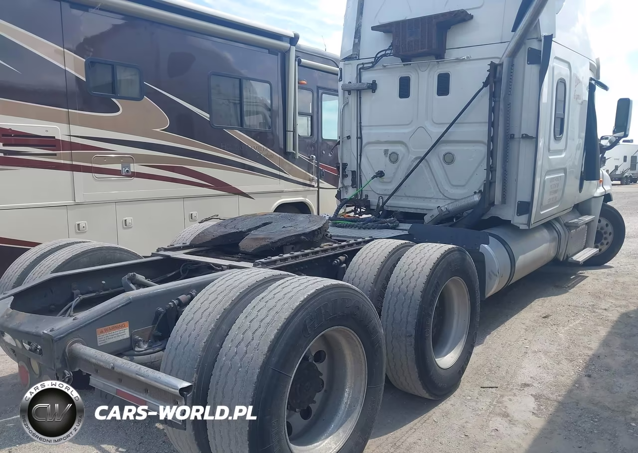 2014 Freightliner Cascadia 125 VIN:3AKJGLD65ESFR9497 - 4