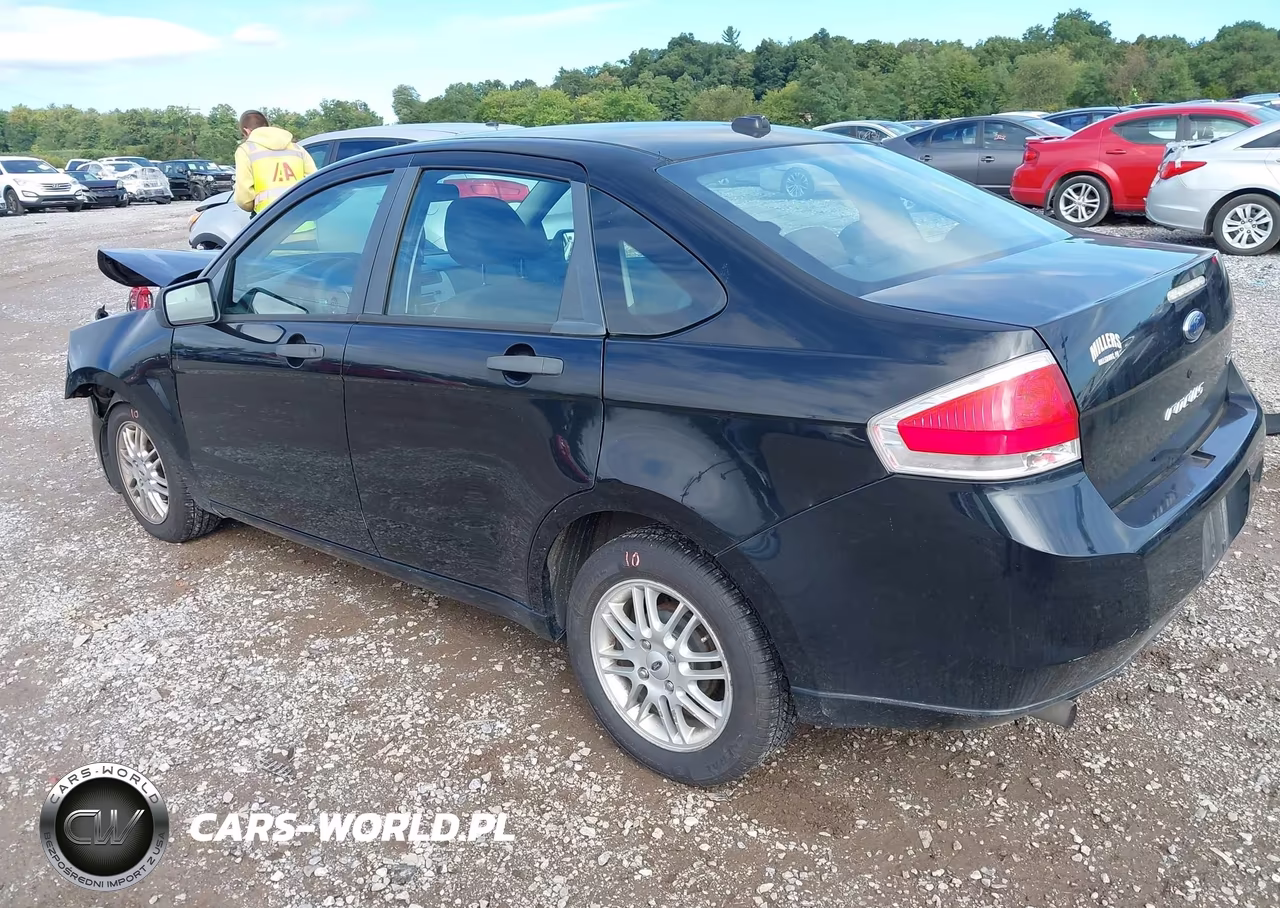 2009 Ford Focus Se VIN:1FAHP35N39W158546 - 3
