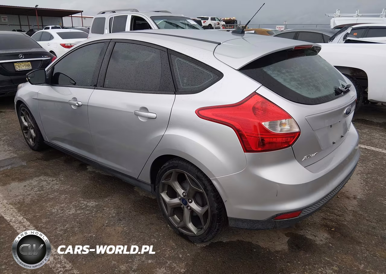 2014 Ford Focus Se VIN:1FADP3K21EL332473 - 3