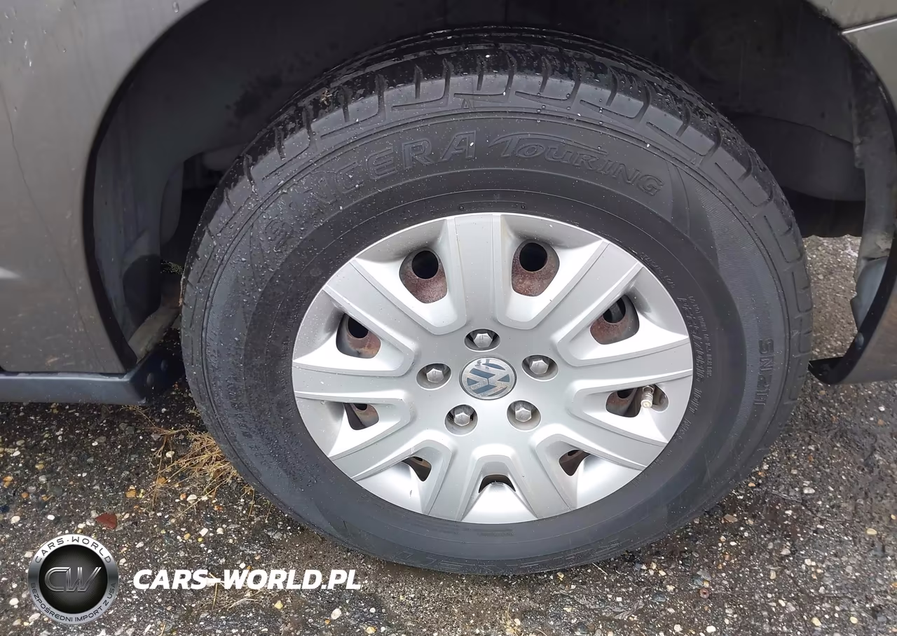 2010 Volkswagen Routan S VIN:2V4RW4D10AR324689 - 12