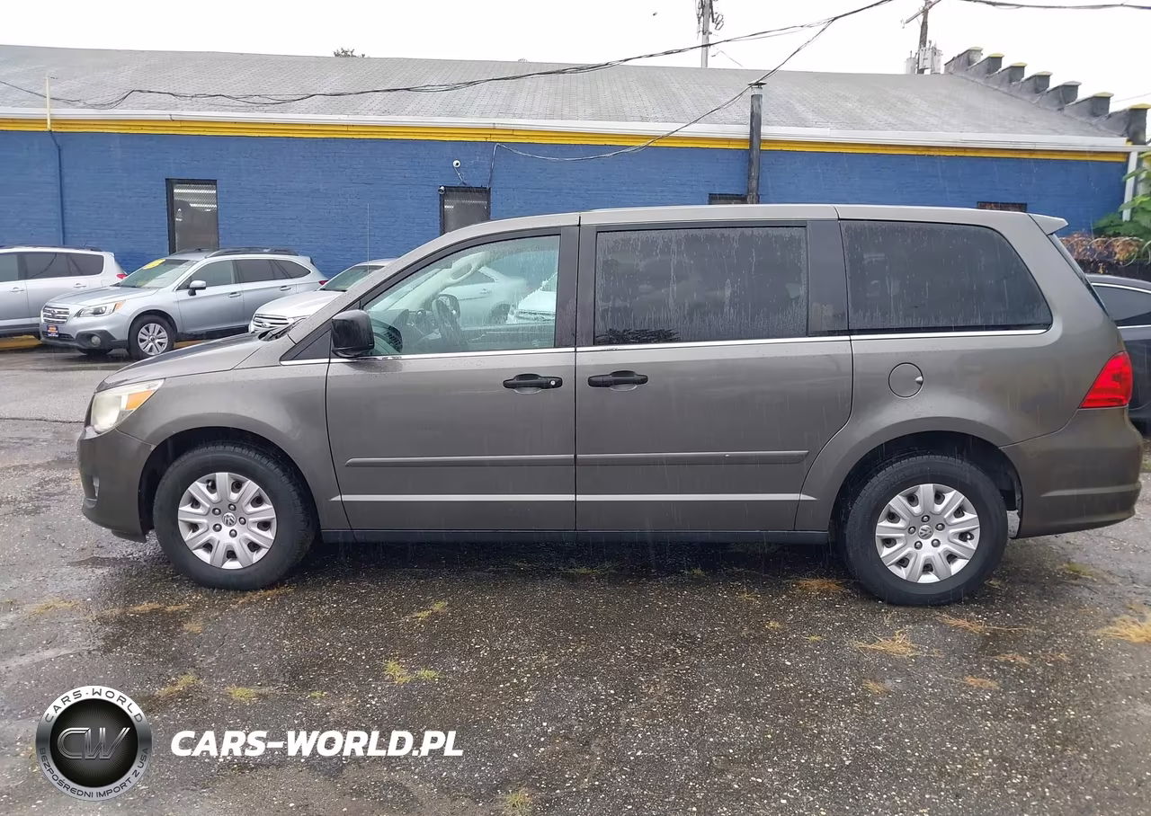 2010 Volkswagen Routan S VIN:2V4RW4D10AR324689 - 15