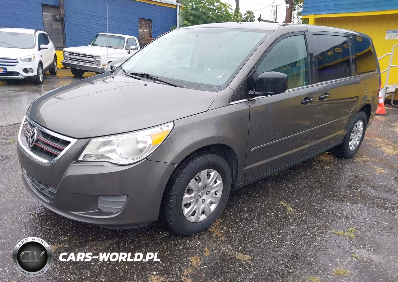 2010 Volkswagen Routan S VIN:2V4RW4D10AR324689 - 2