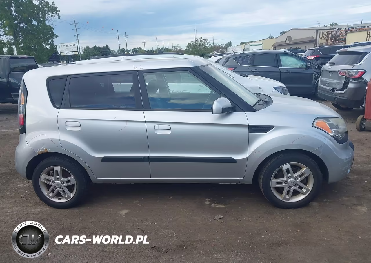 2010 Kia Soul + VIN:KNDJT2A22A7079591 - 13