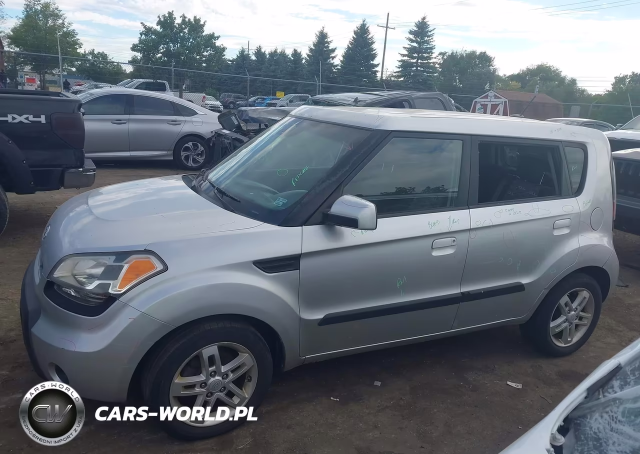 2010 Kia Soul + VIN:KNDJT2A22A7079591 - 14