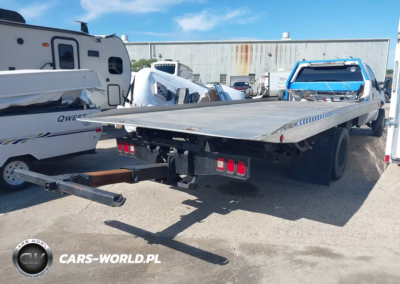 2011 Ford F-550 Chassis Xl VIN:1FDUF5GT9BEA02344 - 4