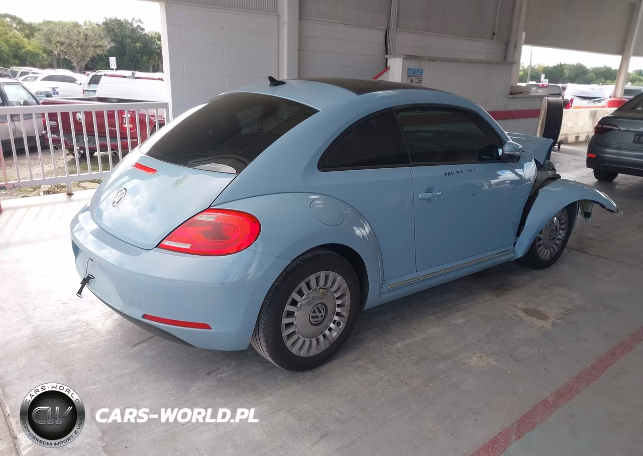 2013 Volkswagen Beetle Coupe 2.5L W-Sun VIN:3VWJP7AT3DM690408 - 4