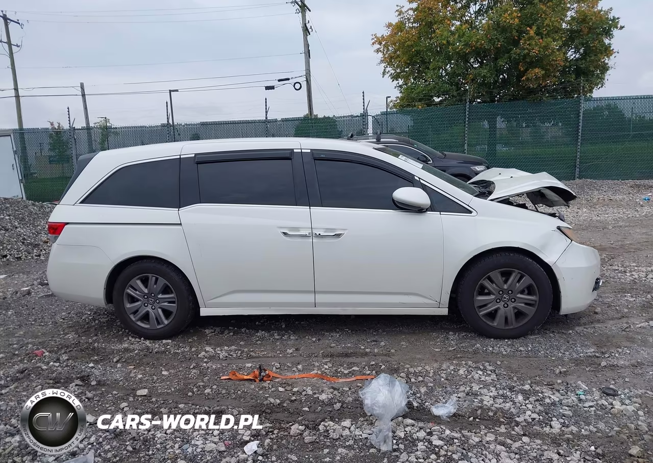 2015 Honda Odyssey Touring-Touring Elite VIN:5FNRL5H99FB124664 - 13