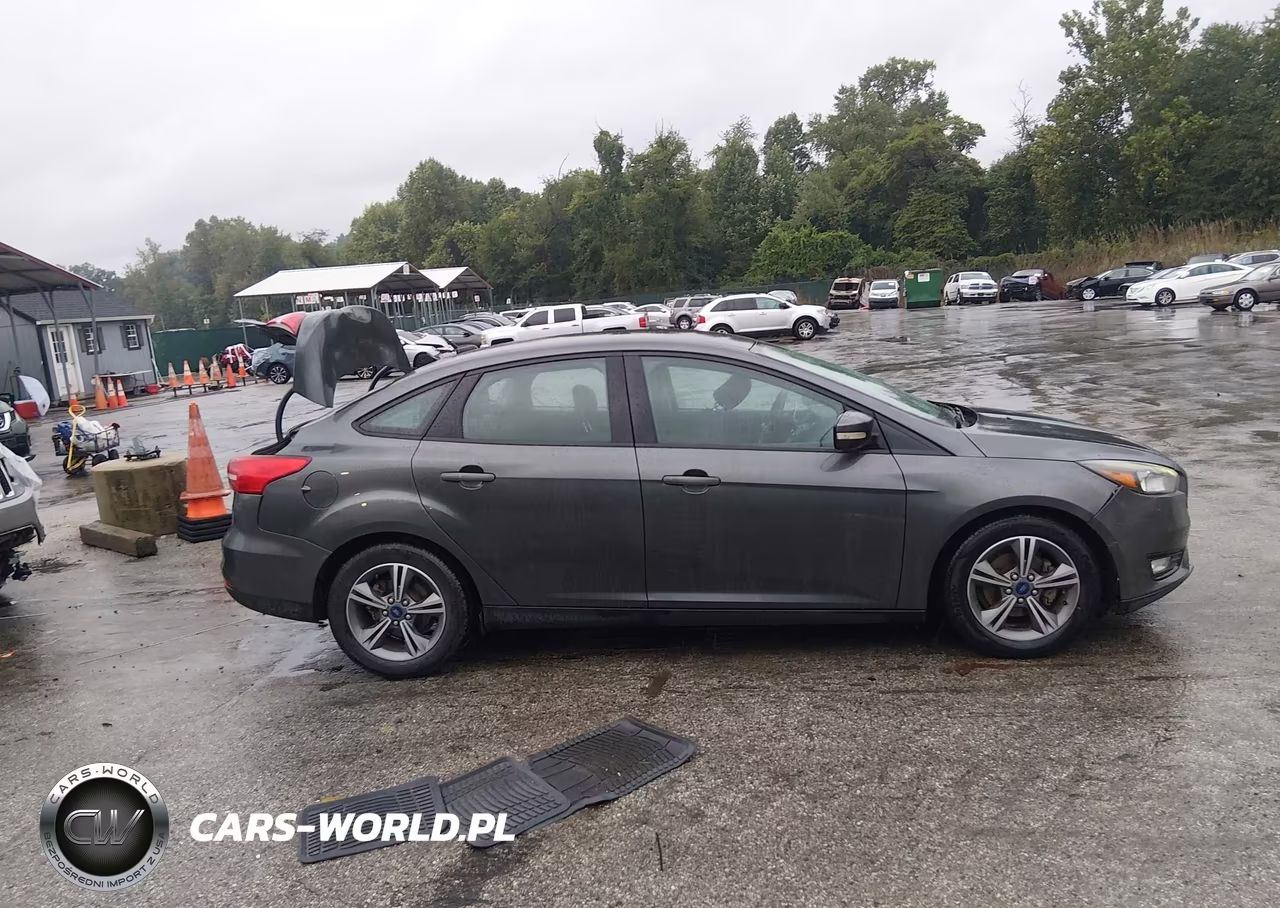 2017 Ford Focus Se VIN:1FADP3FE1HL275927 - 13