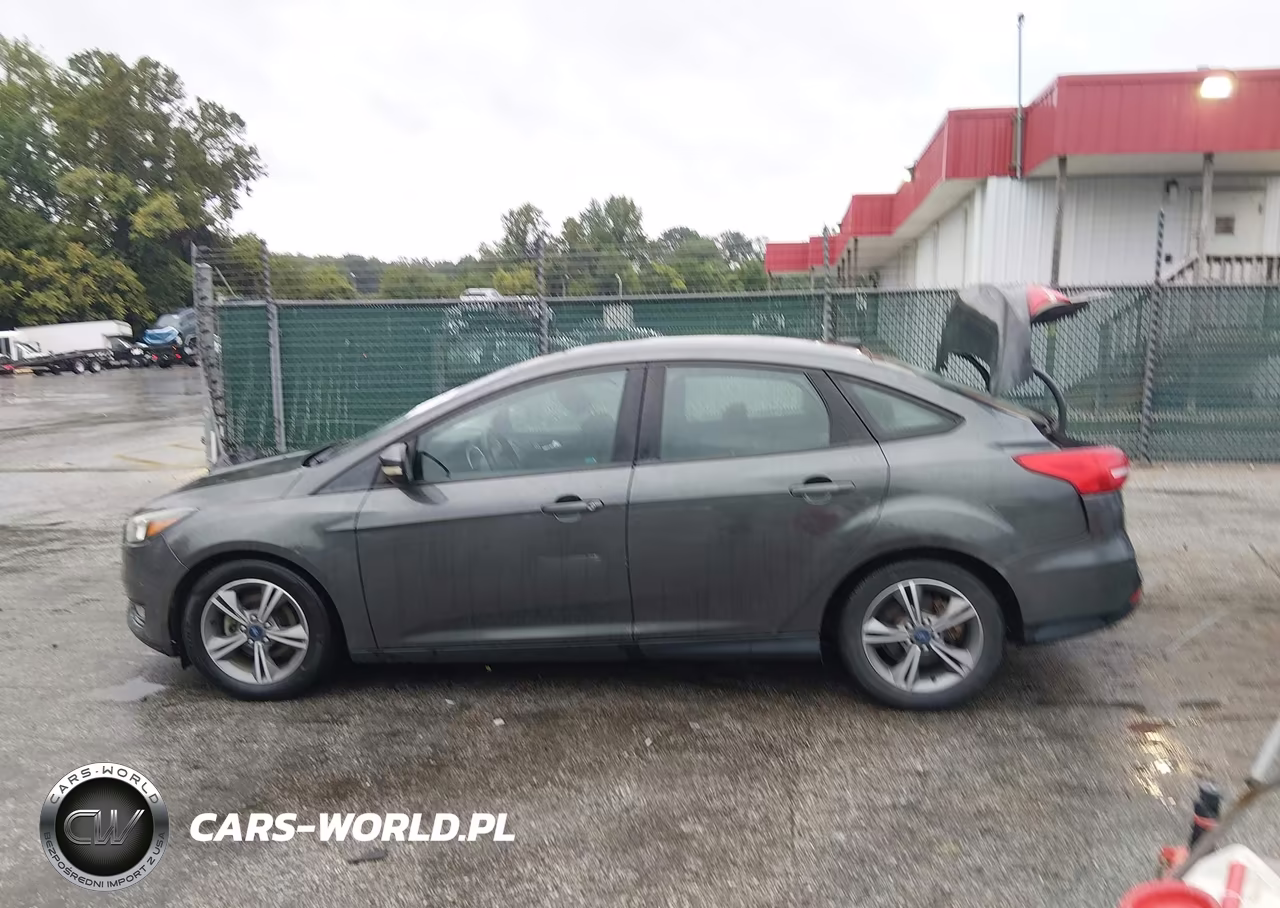 2017 Ford Focus Se VIN:1FADP3FE1HL275927 - 14