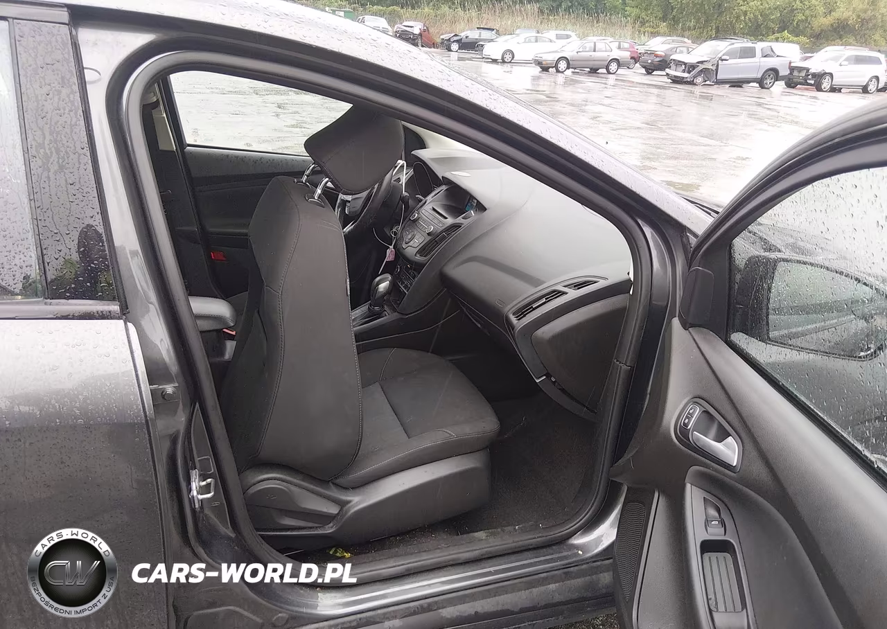 2017 Ford Focus Se VIN:1FADP3FE1HL275927 - 5