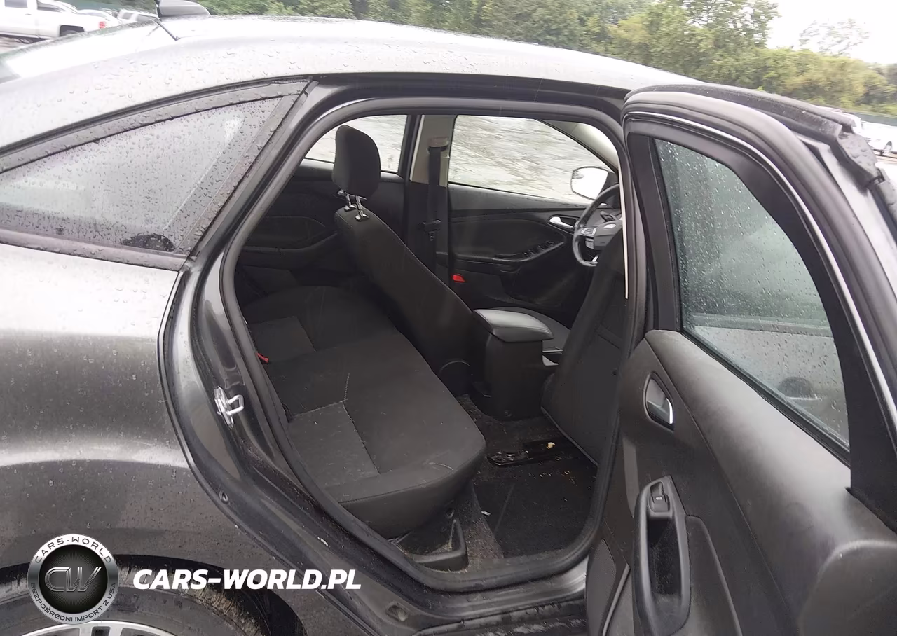 2017 Ford Focus Se VIN:1FADP3FE1HL275927 - 8