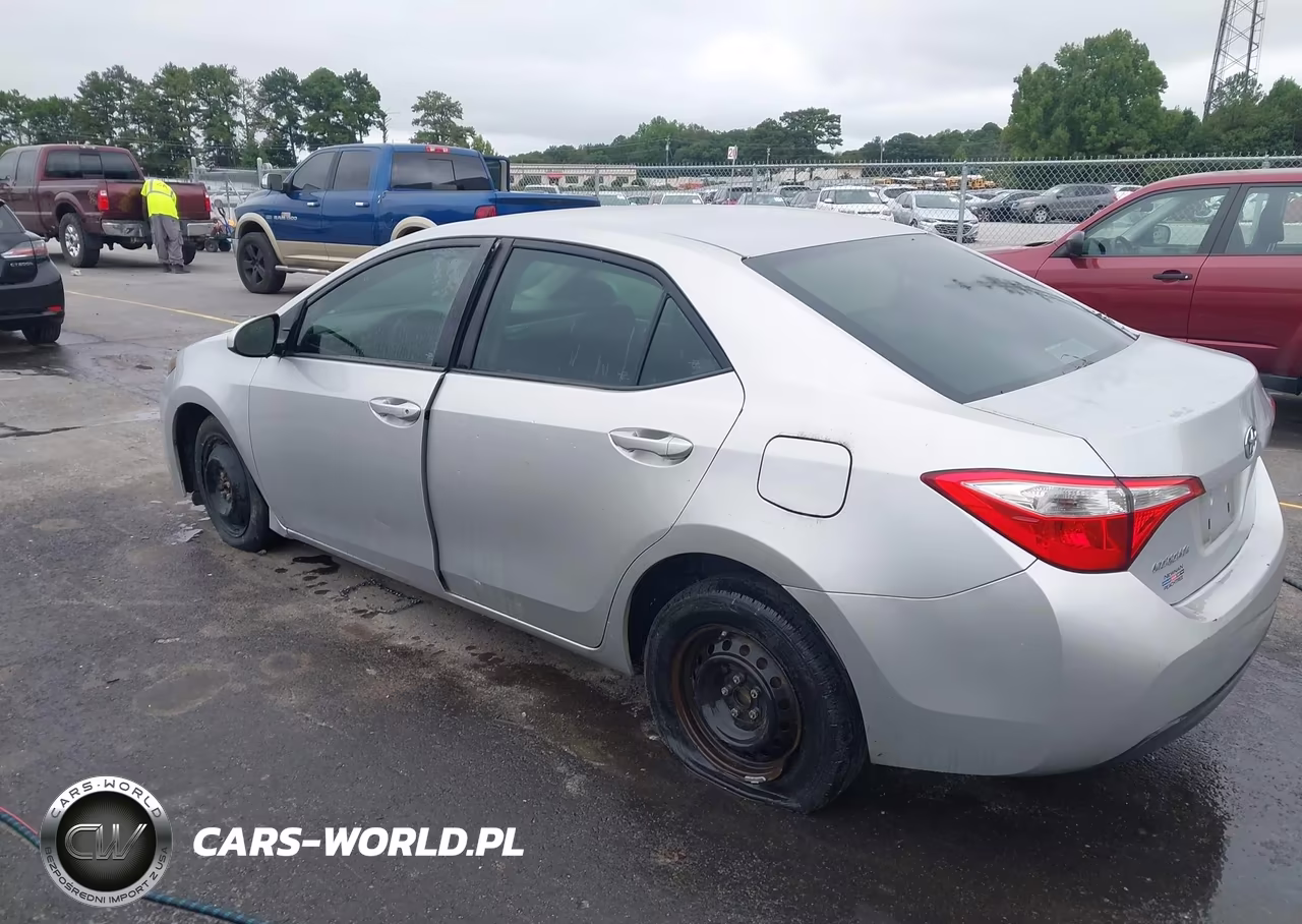 2018 Toyota Corolla Le VIN:2T1BURHE4GC733475 - 3