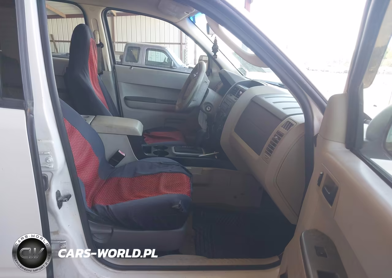 2011 Ford Escape Xls VIN:1FMCU0C72BKA39590 - 5