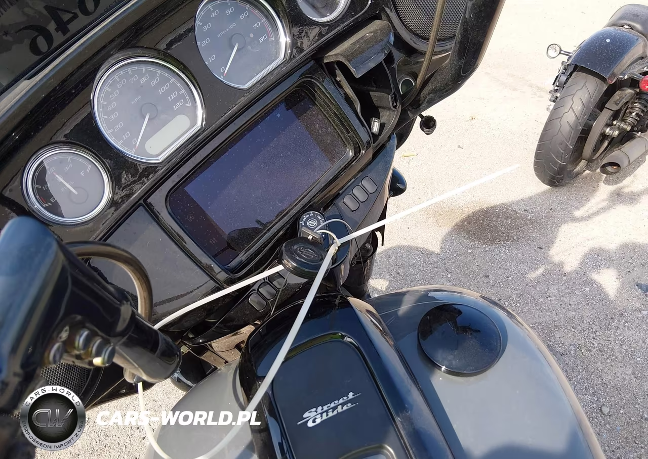 2022 Harley-Davidson Flhxst VIN:1HD1ABL1XNB646948 - 11