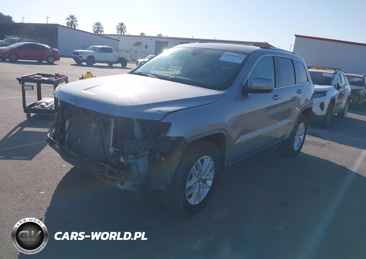 2017 Jeep Grand Cherokee Laredo 4X4 VIN:1C4RJFAG6HC682265 - 2