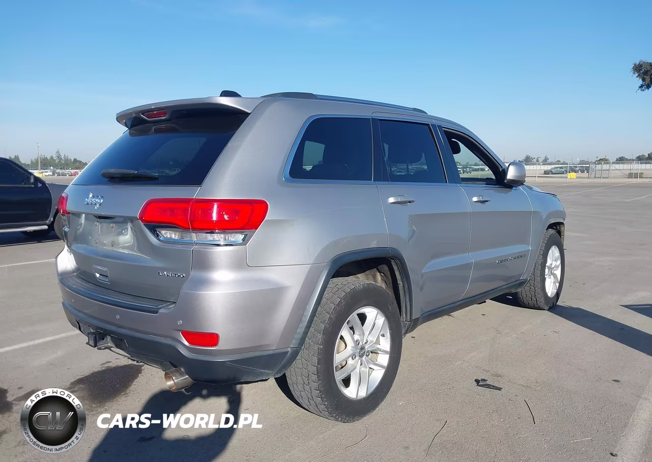 2017 Jeep Grand Cherokee Laredo 4X4 VIN:1C4RJFAG6HC682265 - 4