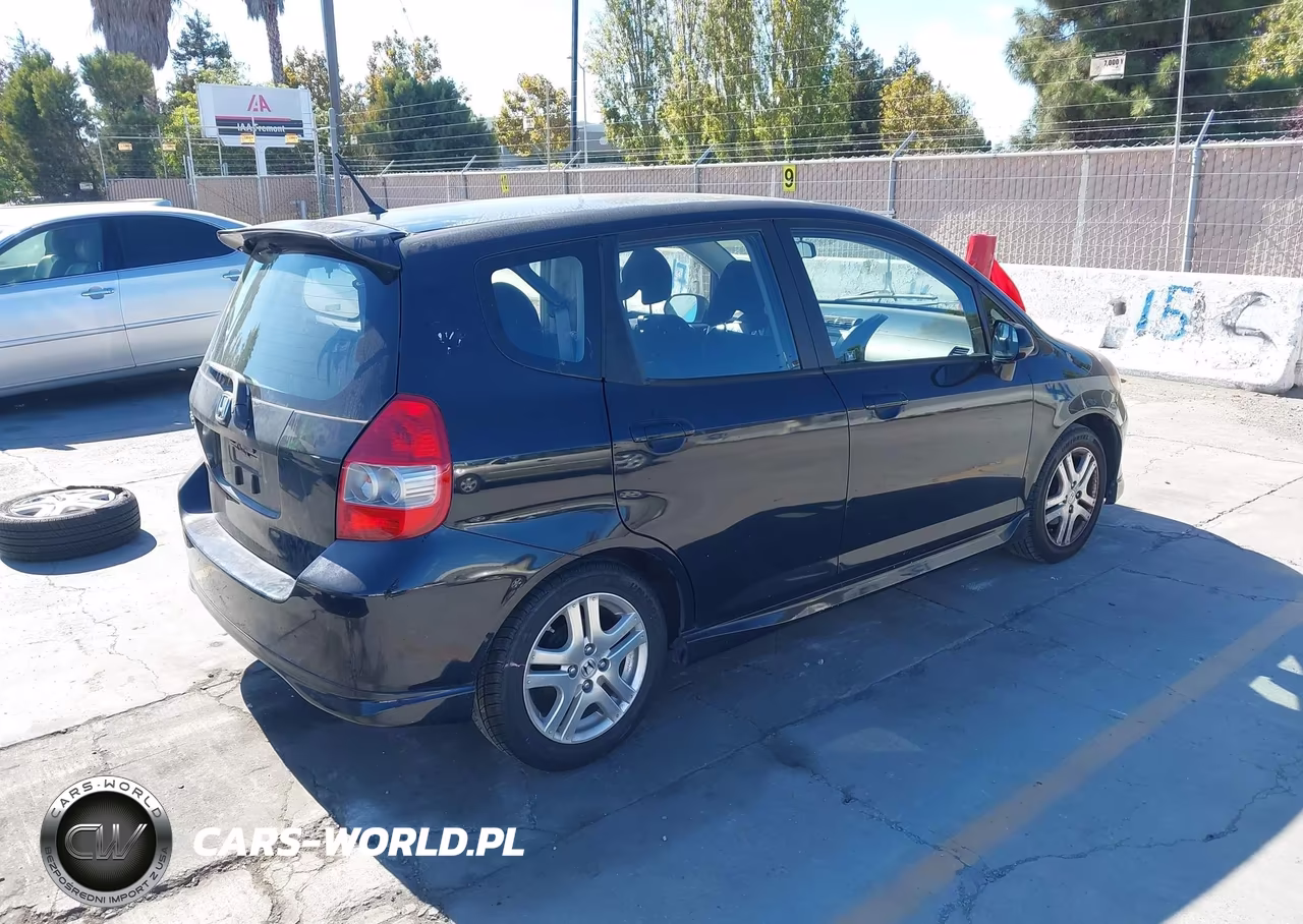 2008 Honda Fit Sport VIN:JHMGD38648S028797 - 4
