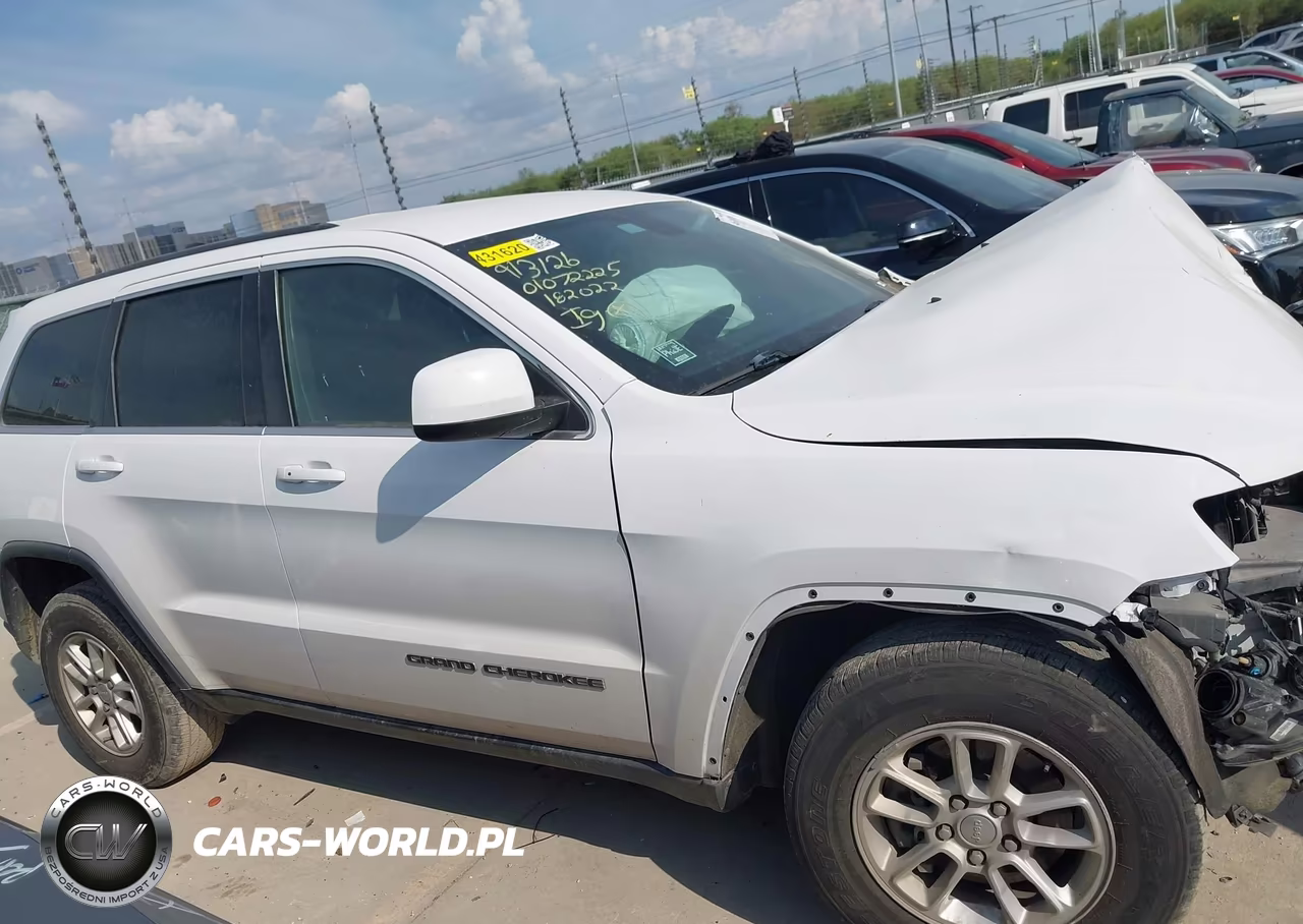 2018 Jeep Grand Cherokee Laredo 4X2 VIN:1C4RJEAG0JC182022 - 13