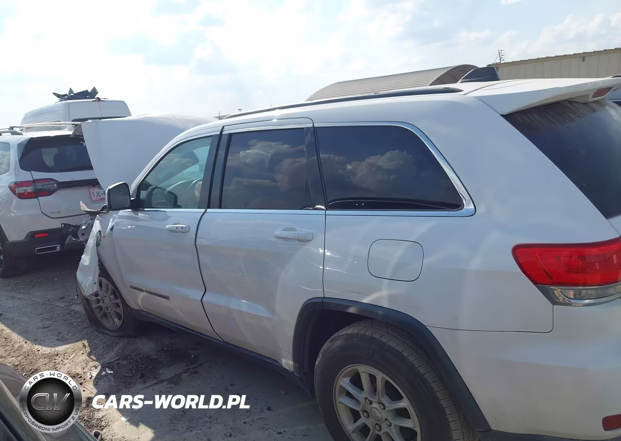 2018 Jeep Grand Cherokee Laredo 4X2 VIN:1C4RJEAG0JC182022 - 14