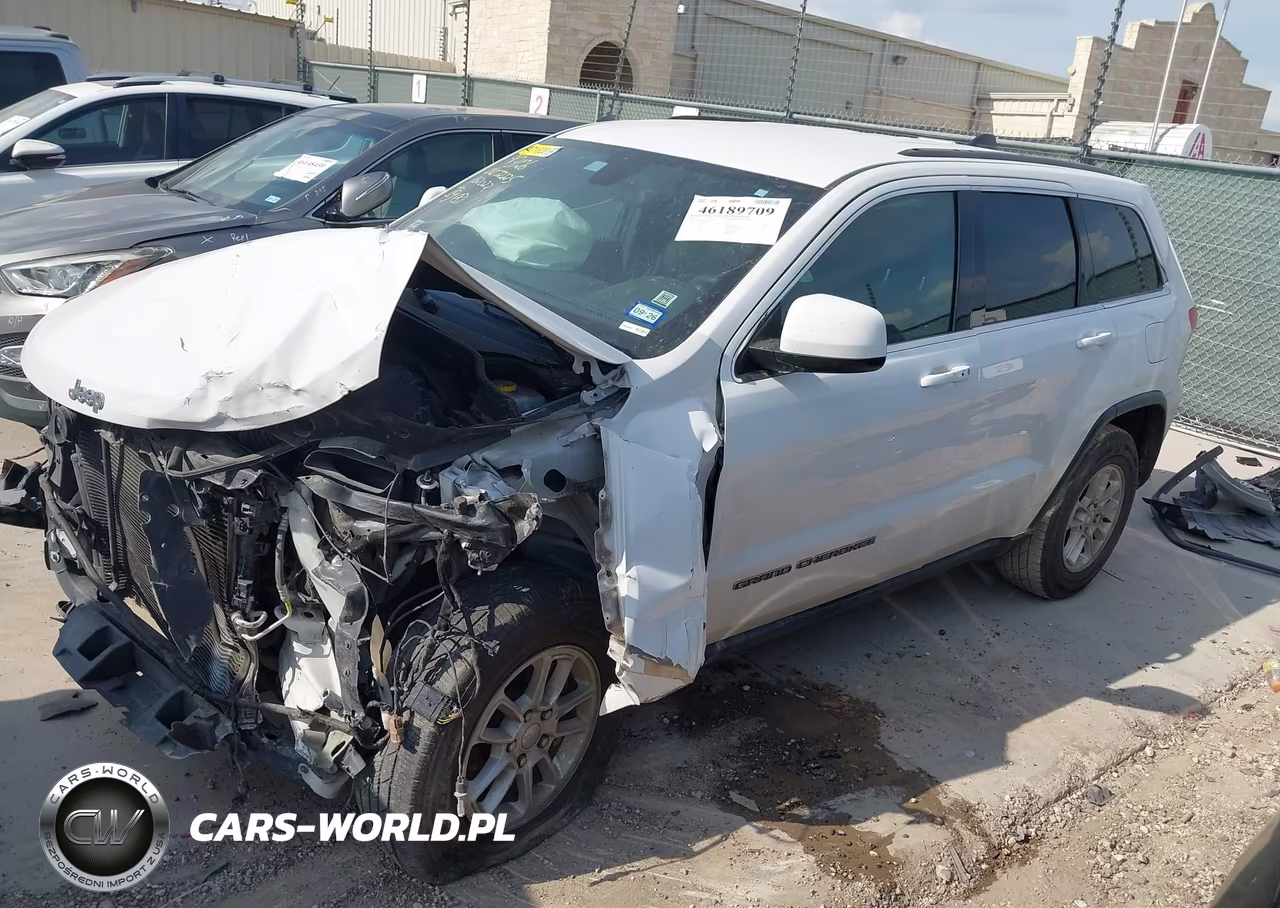 2018 Jeep Grand Cherokee Laredo 4X2 VIN:1C4RJEAG0JC182022 - 2