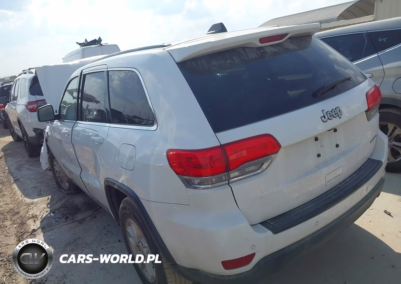 2018 Jeep Grand Cherokee Laredo 4X2 VIN:1C4RJEAG0JC182022 - 3