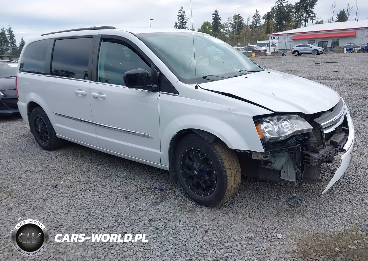 2016 Chrysler Town & Country Touring
