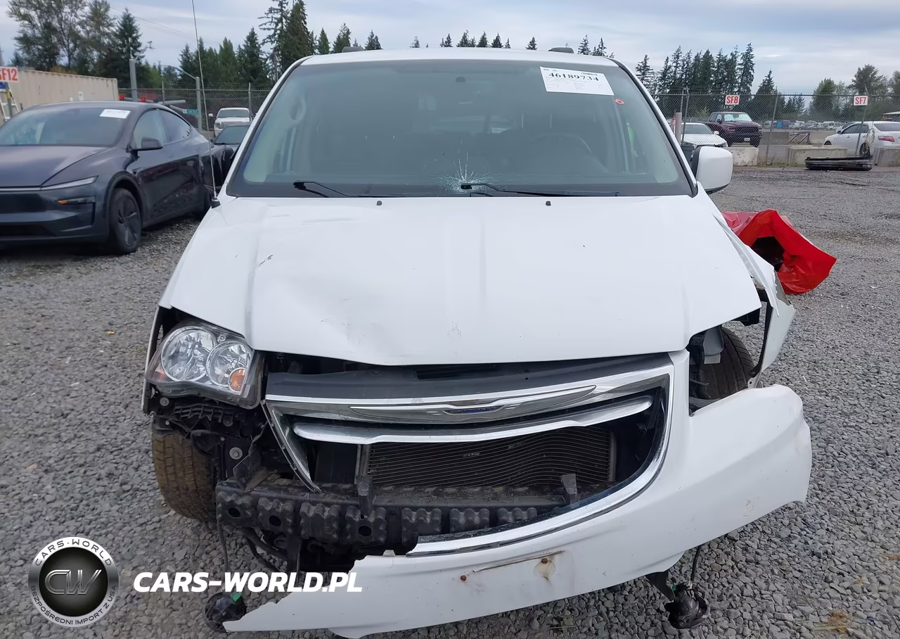 2016 Chrysler Town & Country Touring VIN:2C4RC1BG2GR292748 - 13