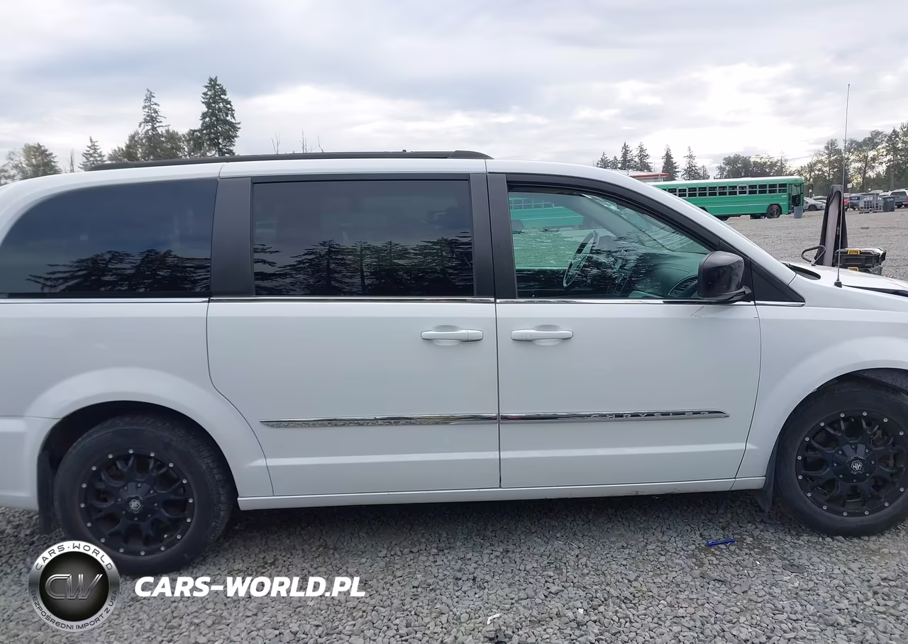 2016 Chrysler Town & Country Touring VIN:2C4RC1BG2GR292748 - 14