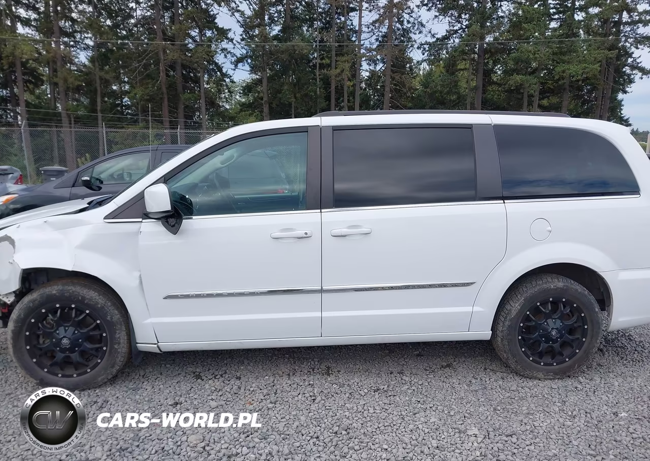 2016 Chrysler Town & Country Touring VIN:2C4RC1BG2GR292748 - 15