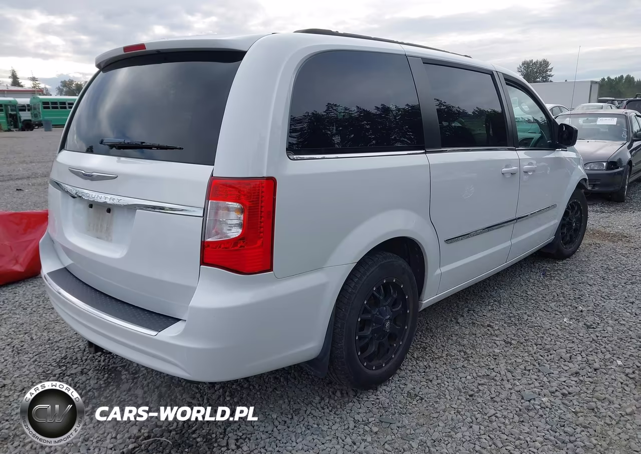 2016 Chrysler Town & Country Touring VIN:2C4RC1BG2GR292748 - 4