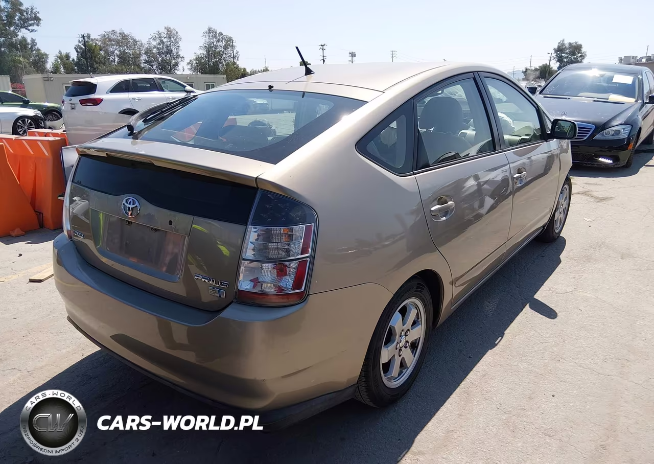 2004 Toyota Prius VIN:JTDKB20U740035688 - 4