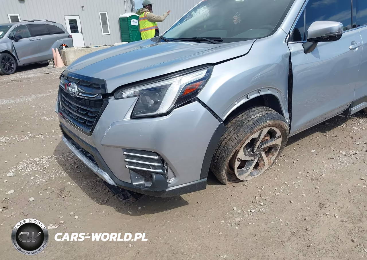 2022 Subaru Forester Touring VIN:JF2SKARCXNH528046 - 6