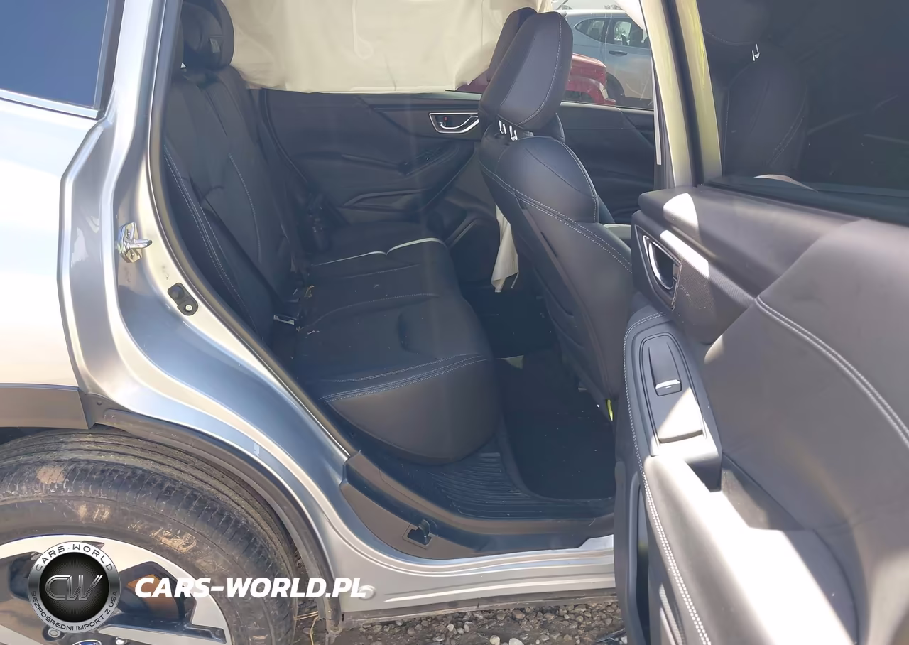 2022 Subaru Forester Touring VIN:JF2SKARCXNH528046 - 8