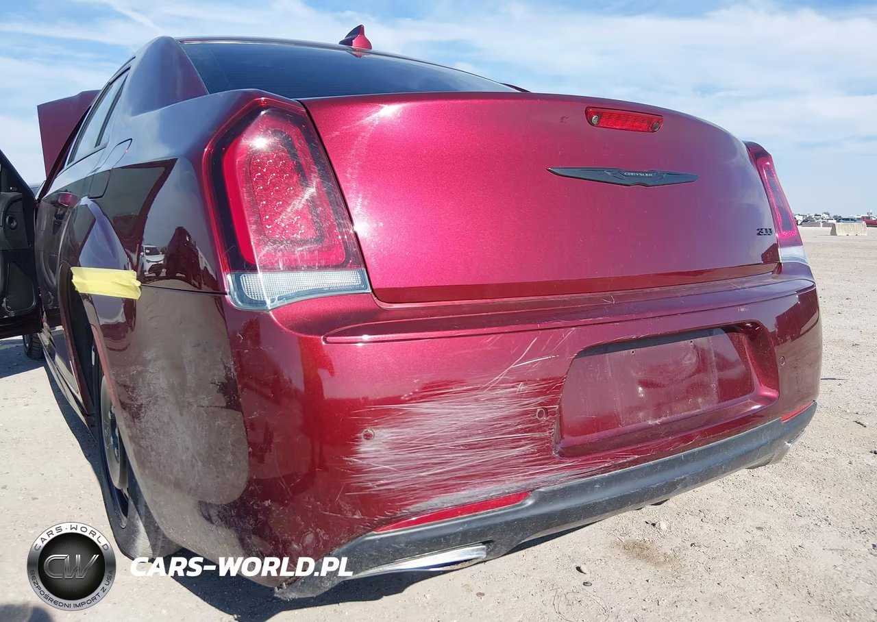 2023 Chrysler 300 Touring L VIN:2C3CCADGXPH589991 - 22