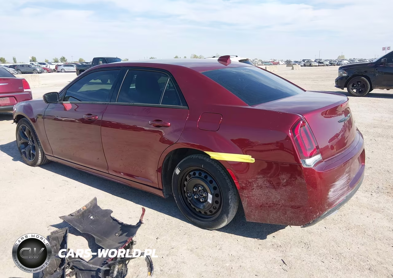2023 Chrysler 300 Touring L VIN:2C3CCADGXPH589991 - 3